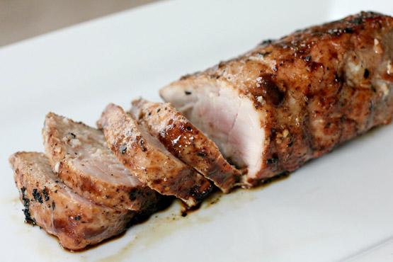 Filet de porc à la moutarde et aux herbes - Pork Tenderloin with Mustard and Herbs