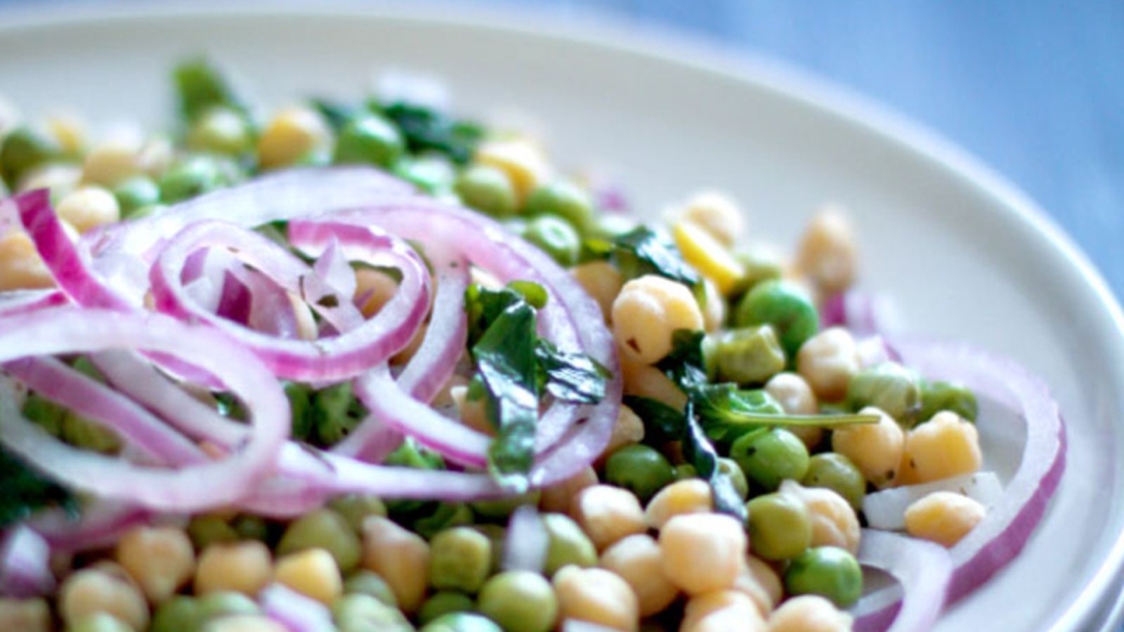 Salade aux deux pois et citron confit